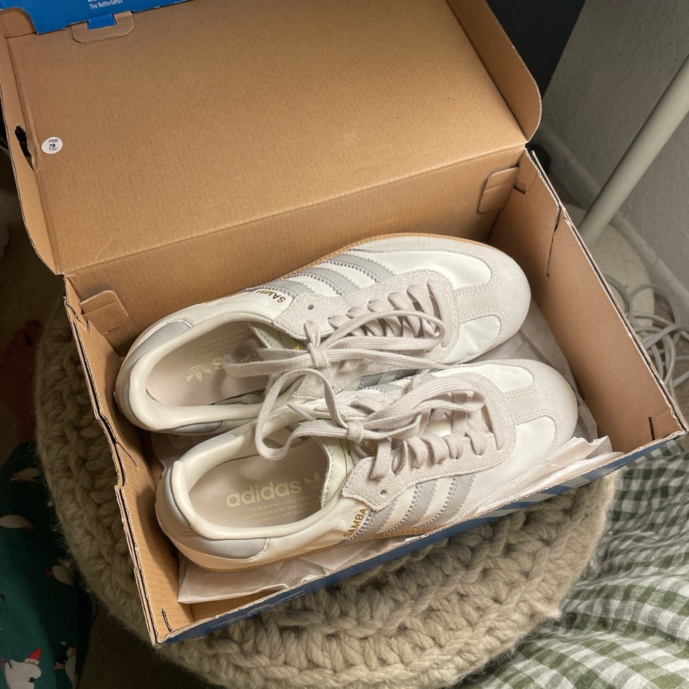 BRAND NEW Adidas Samba OG “Off White/alluminum” sneakers! - Picture 3 of 8